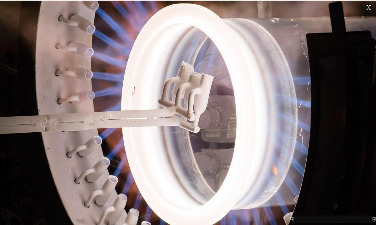 செமிகண்டக்டர் உற்பத்தியில் குவார்ட்ஸின் பல்வேறு பயன்பாடுகள் என்ன?