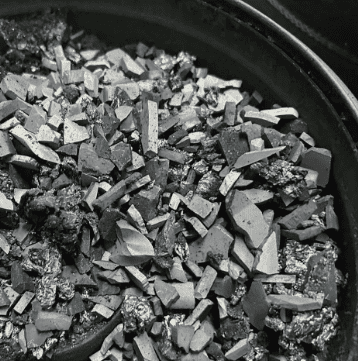 SiC வளர்ச்சியில் கண்ணுக்கு தெரியாத தடை: ஏன் 7N மொத்த CVD SiC மூலப்பொருள் பாரம்பரிய பொடியை மாற்றுகிறது